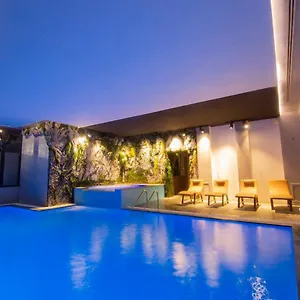 Kocibelli Pool & Hotel