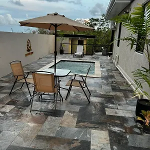 Guest house Robyn's Nest